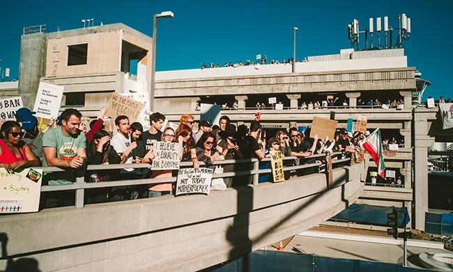 Sanctuary-Protest-Immigration-LAX-No ban no wal-650l.jpg