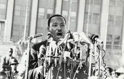 Photo by UIC Digital Collections.